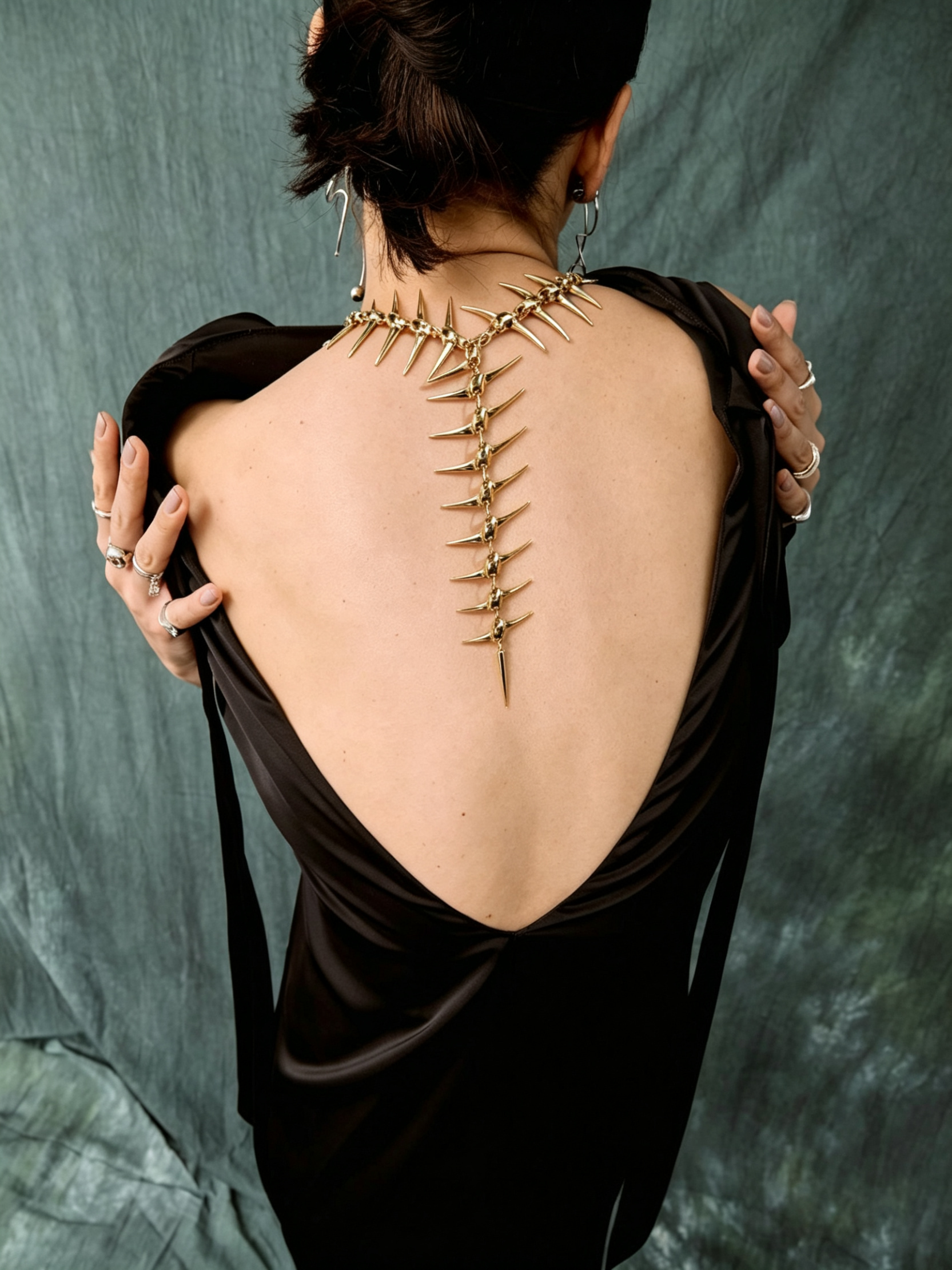 Avant Garde Gold Spine Back Ch - Body Jewelry Back recension och pris