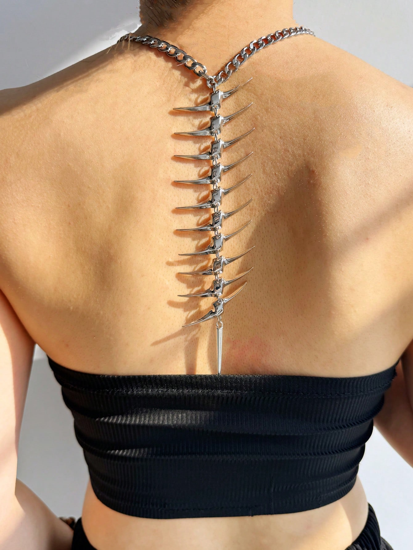 Avant Garde Gold Spine Back Ch - Body Jewelry Back recension och pris